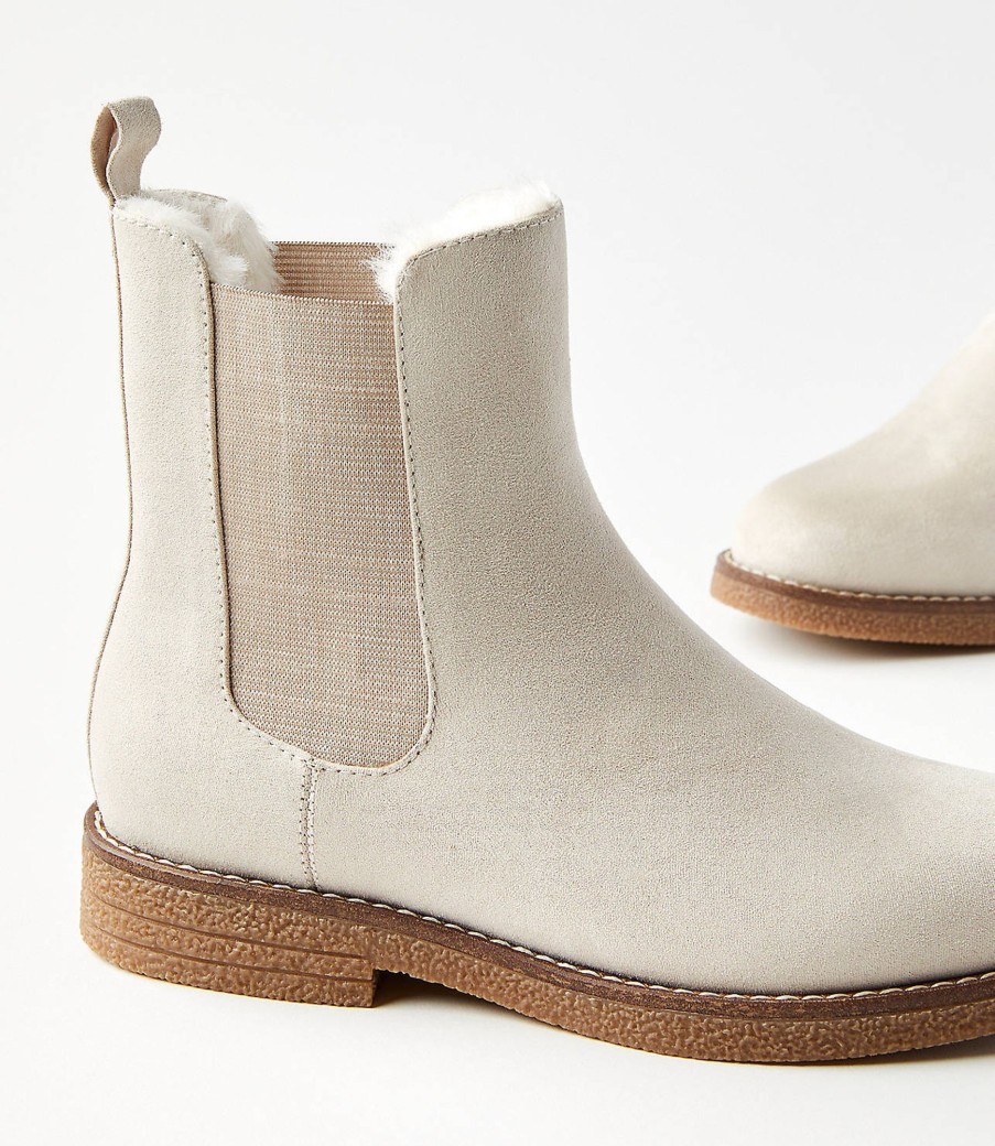 Clothing Loft | Faux Fur Lined Chelsea Boots Ivory